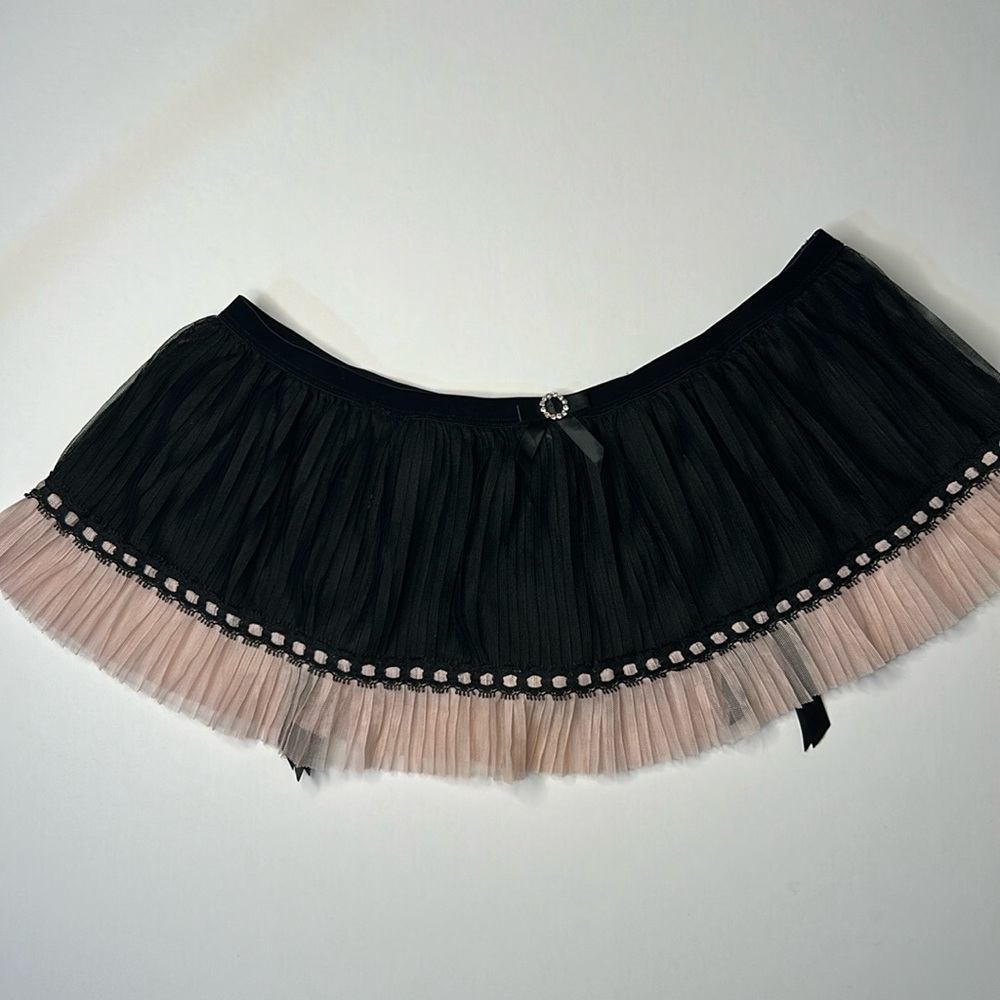 Seductivewear by Cinema Sheer Tulle Pleated Mini Skirt with Garters & Thong Sz M - Picture 4 of 11